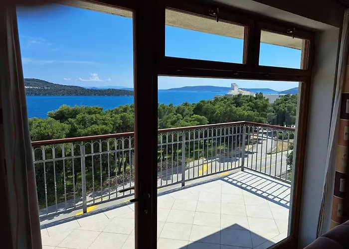 Apartment With Splendid Sea View