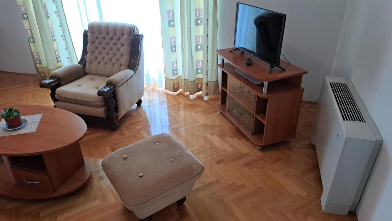 With Splendid Sea View Apartment *
