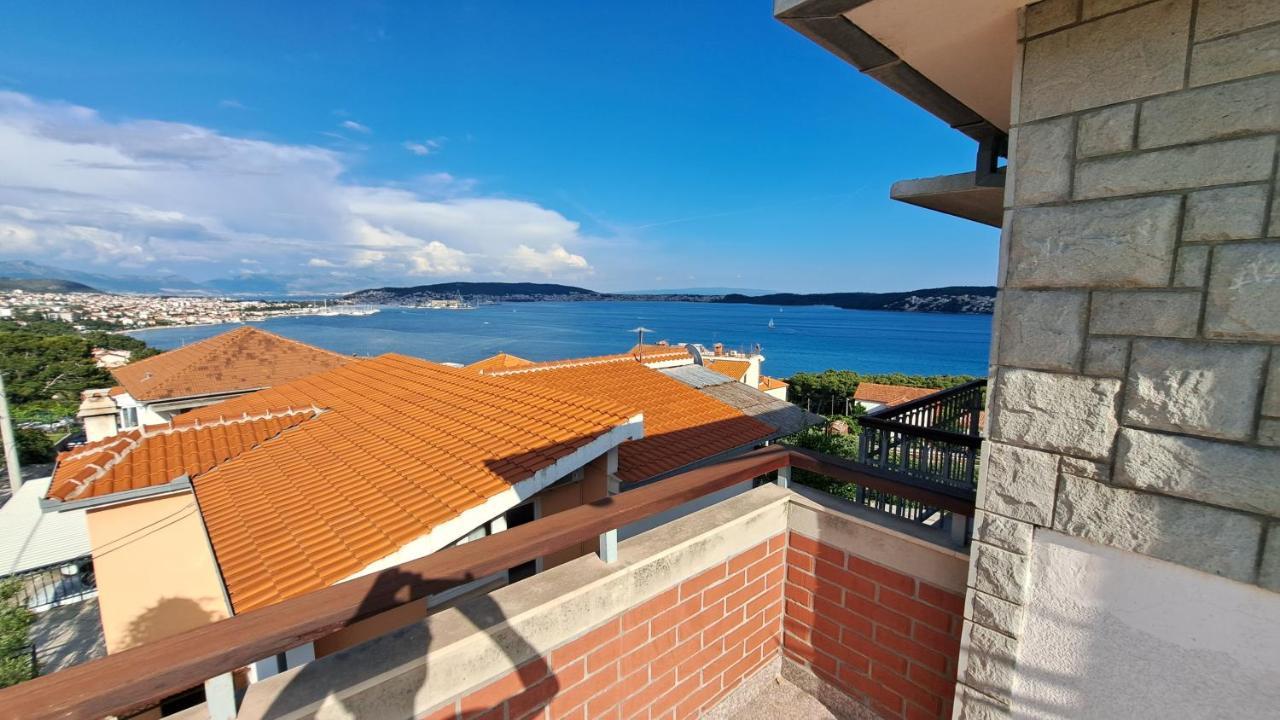 With Splendid Sea View