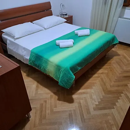 Apartment With Splendid Sea View Trogir Room photo