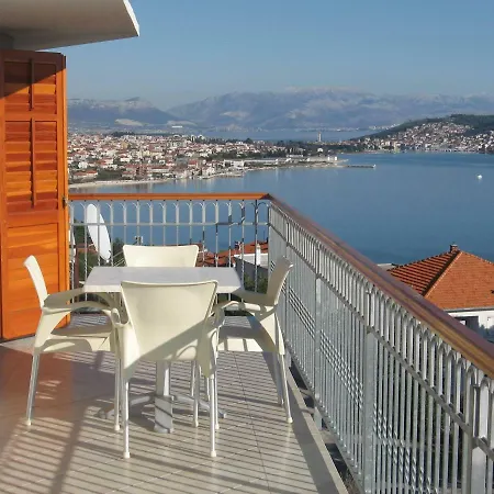 Apartment With Splendid Sea View Trogir Exterior photo