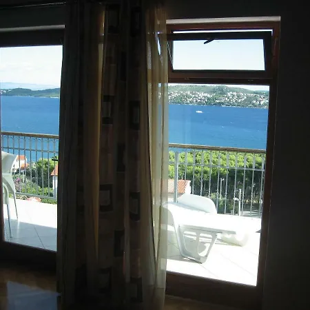 Apartment With Splendid Sea View Trogir Exterior photo