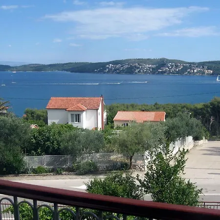 Apartment With Splendid Sea View Trogir Exterior photo