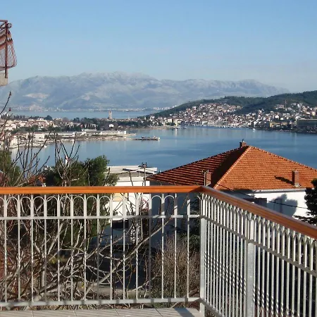 Apartment With Splendid Sea View Trogir Exterior photo
